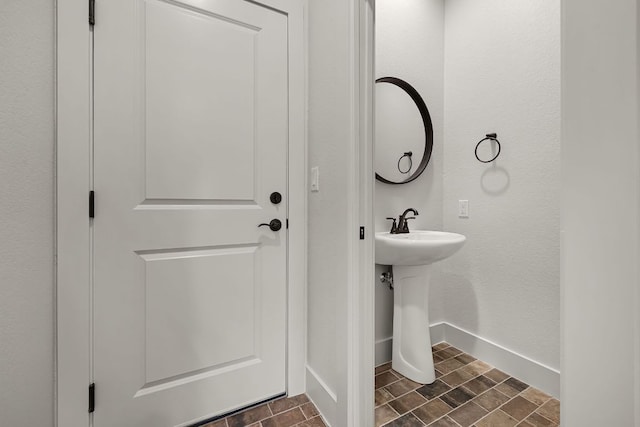 182 W Torrey St, New Braunfels, TX 78130 - bathroom featuring baseboards