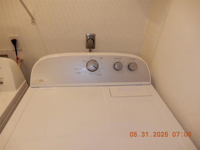 1015 E Yager Ln Unit 77, Austin, TX 78753 - laundry area with washing machine and clothes dryer