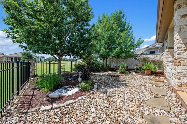 109 Limestone Dr, Georgetown, TX 78628 - photo 27
