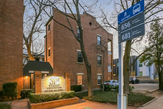 203 E 31st St Unit 206, Austin, TX 78705 - view of community sign