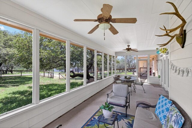127 W Stonecastle Dr, Granite Shoals, TX 78654 - sunroom / solarium featuring a ceiling fan