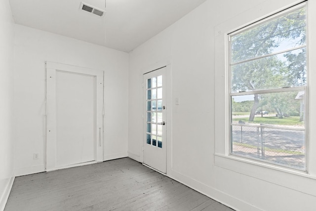 102 S Western Ave, Lampasas, TX 76550 - empty room featuring light wood-style floors and baseboards