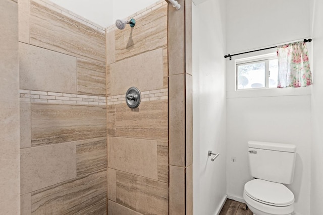 102 S Western Ave, Lampasas, TX 76550 - full bath featuring a tile shower and wood finished floors