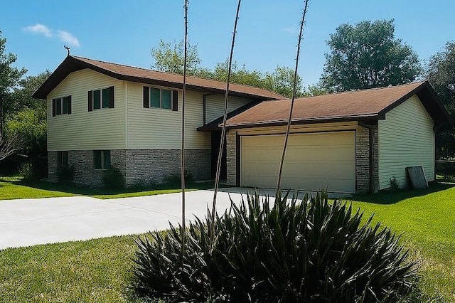 6005 Walnut Hills Dr, Austin, TX 78723 - view of front of home featuring driveway, a front yard, a garage, and brick siding