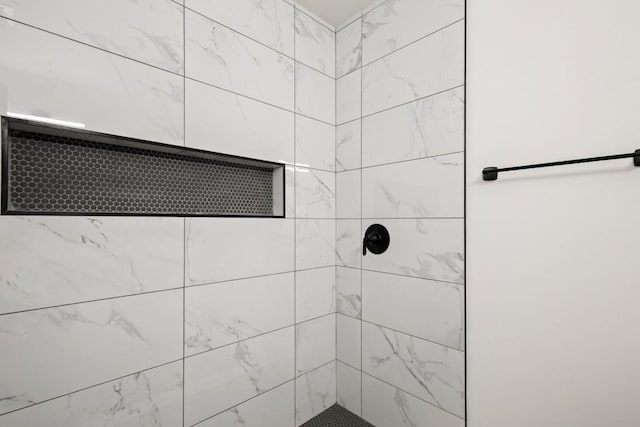 7913 W Gate Blvd Unit A, Austin, TX 78745 - bathroom with tiled shower