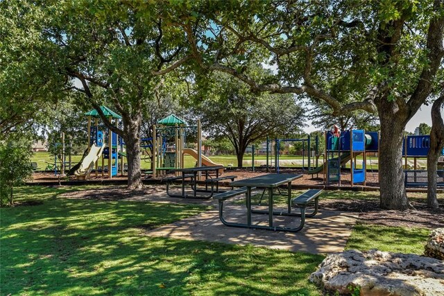 2314 Camino Del Verdes Pl, Round Rock, TX 78681 - communal playground with a yard
