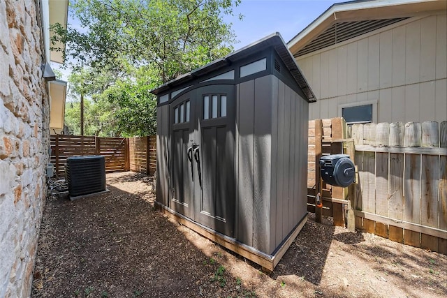 4904 Wing Rd, Austin, TX 78749 - view of shed with a fenced backyard