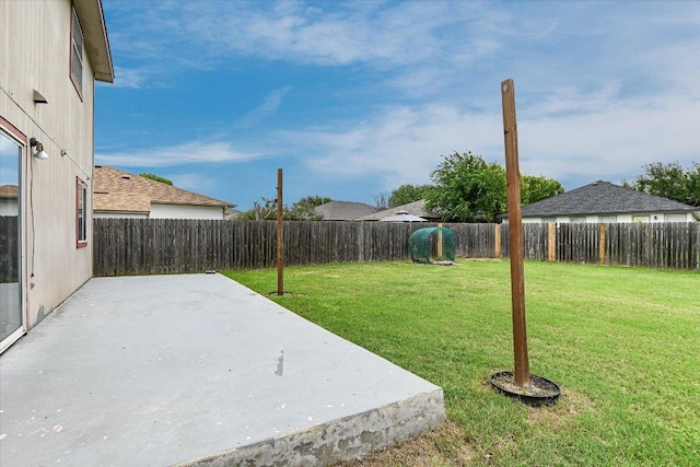 1000 Warbler Cv, Hutto, TX 78634 - fenced backyard featuring a patio area