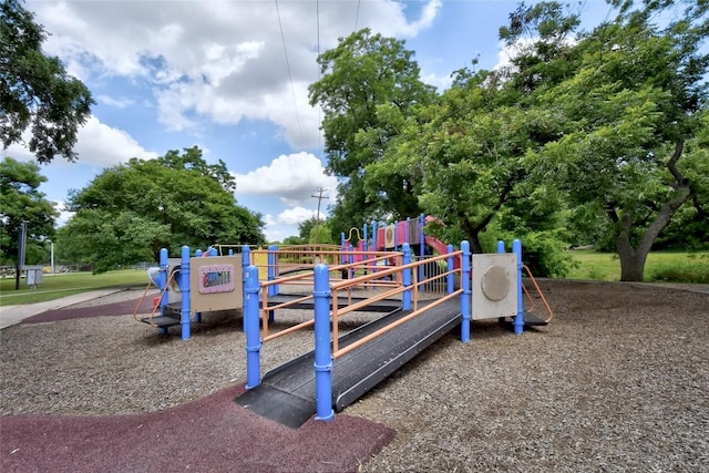 2710 Greenlawn Pkwy, Austin, TX 78757 - view of community playground