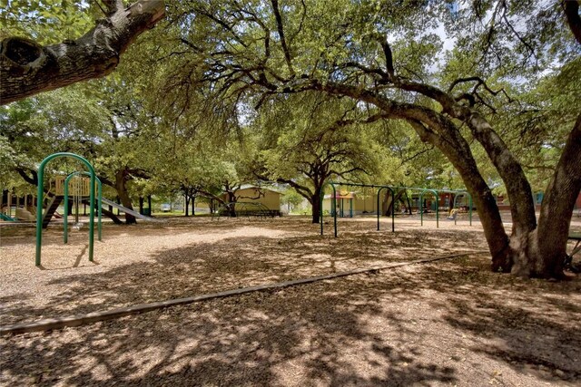 2710 Greenlawn Pkwy, Austin, TX 78757 - view of community