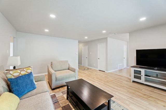 2106 Ponciana Loop, Austin, TX 78744 - photo 7