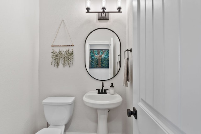 841 Expedition Way, Round Rock, TX 78665 - half bath featuring toilet