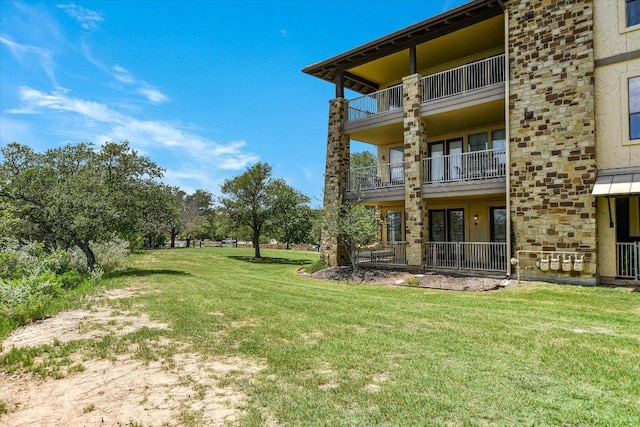 6608 Lantern View Dr Unit 102, Jonestown, TX 78645 - view of green lawn