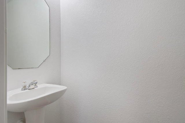 2733 Crimson Sky Ct, Round Rock, TX 78665 - bathroom featuring a sink