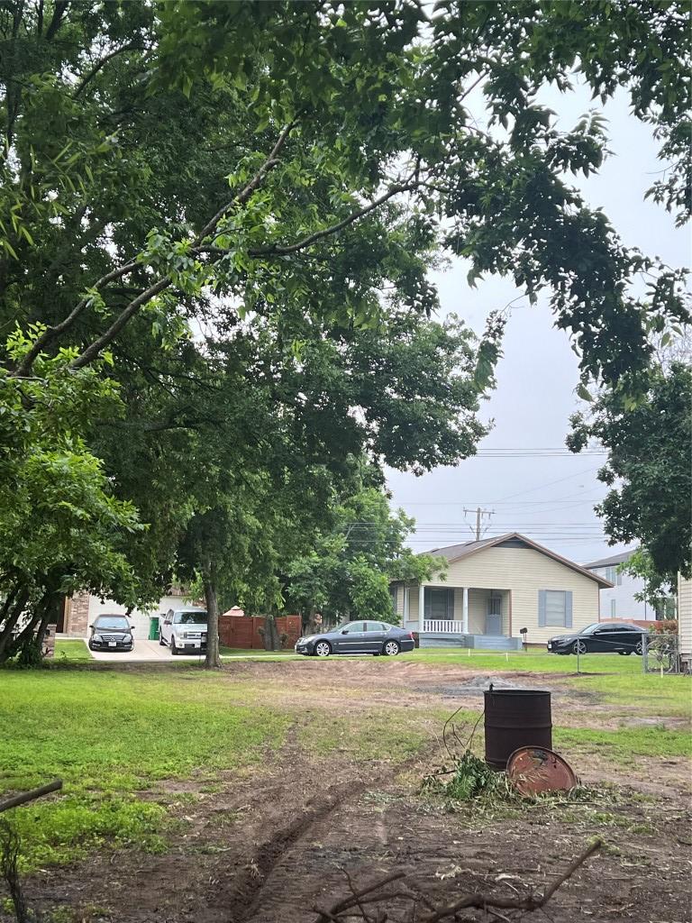 602 E Pfluger St, Pflugerville, TX 78660