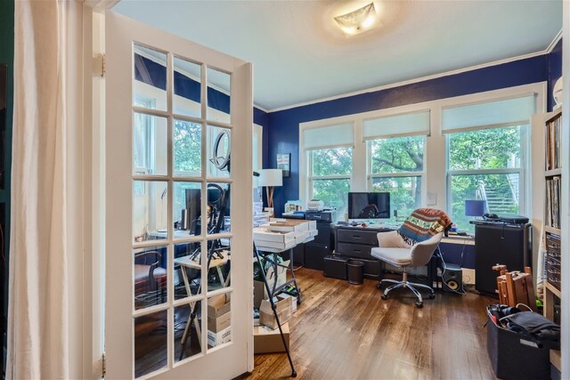 1508 Pease Rd, Austin, TX 78703 - office area featuring wood finished floors and ornamental molding