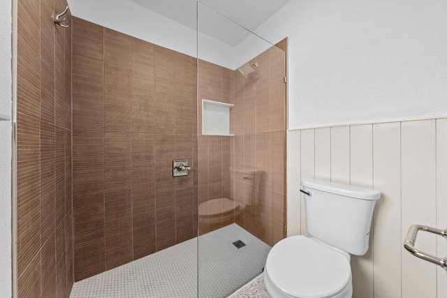 406 N Coronado Dr, Kerrville, TX 78028 - bathroom featuring a tile shower