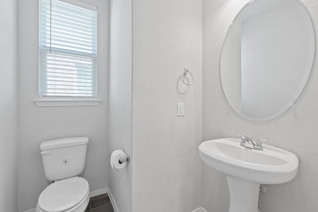 2800 Joe Dimaggio Blvd Unit 84, Round Rock, TX 78665 - bathroom with plenty of natural light