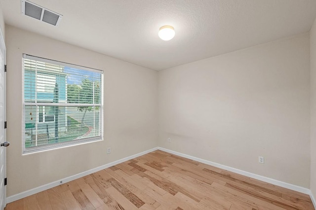 1900 Tramson Dr Unit 94C, Austin, TX 78741 - unfurnished room featuring light wood-type flooring and baseboards