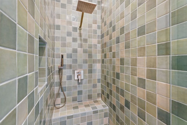 6905 Rudi Cv, Austin, TX 78759 - bathroom featuring a tile shower