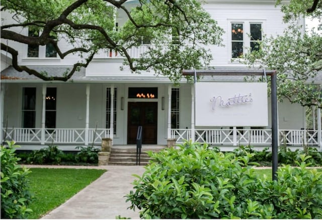 902 W Live Oak St, Austin, TX 78704 - view of front of home with a porch