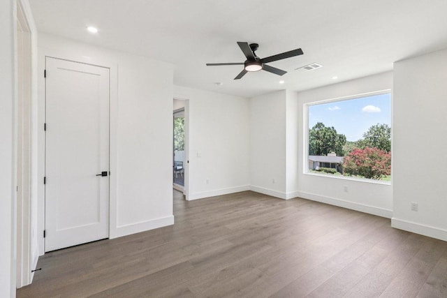 5700 Louise Ln, Austin, TX 78757 - unfurnished room with wood finished floors, recessed lighting, and a ceiling fan