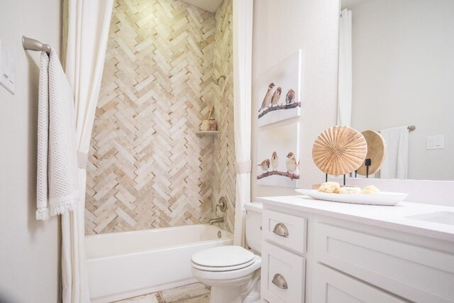 106 Double Eagle Ranch Dr, Cedar Creek, TX 78612 - bathroom with vanity and shower / bath combination