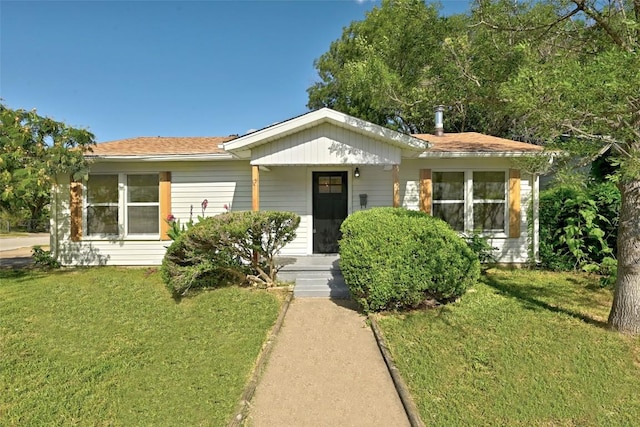 1302 S 2nd St, Killeen, TX 76541 - view of front of property featuring a front lawn
