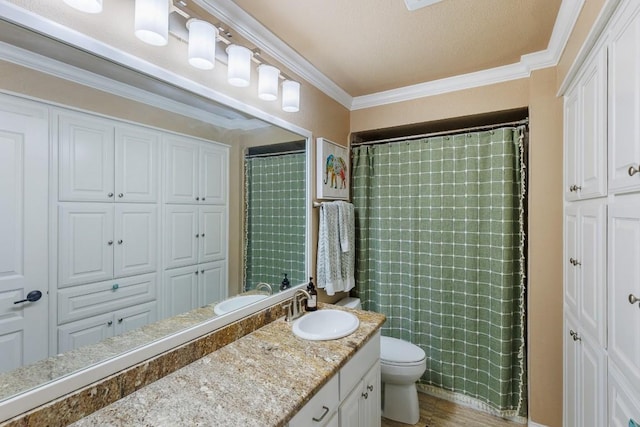 110 Lost River Rd, Georgetown, TX 78628 - full bathroom with vanity, crown molding, wood finished floors, and curtained shower