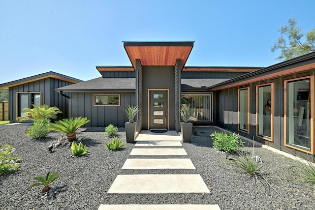 12501 Mixson Dr, Austin, TX 78732 - view of front of home featuring board and batten siding