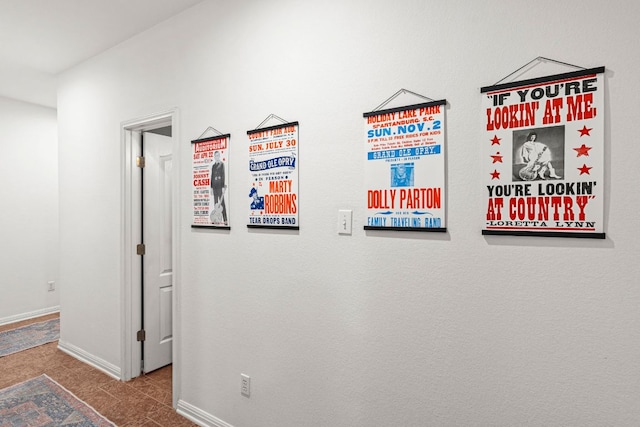 7625 Brecourt Manor Way, Austin, TX 78739 - corridor with baseboards