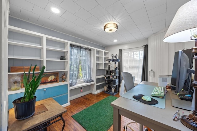 707 Wilson St, Taylor, TX 76574 - office space with wood finished floors