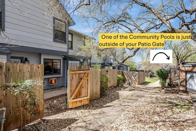 1411 Gracy Farms Ln Unit 130, Austin, TX 78758 - view of yard