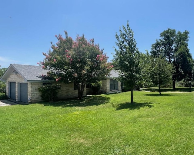 601 S Arnold St S, Lampasas, TX 76550 - view of green lawn