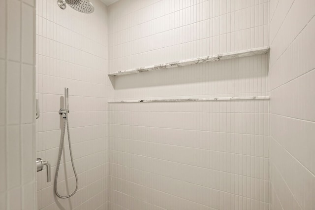 4506 Chiappero Trl, Austin, TX 78731 - full bath with a tile shower