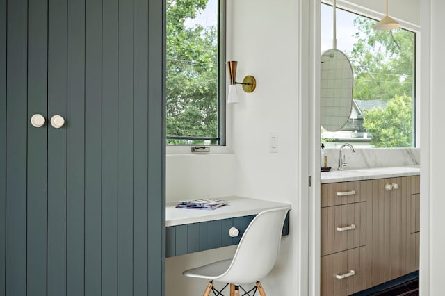 4506 Chiappero Trl, Austin, TX 78731 - bathroom featuring vanity