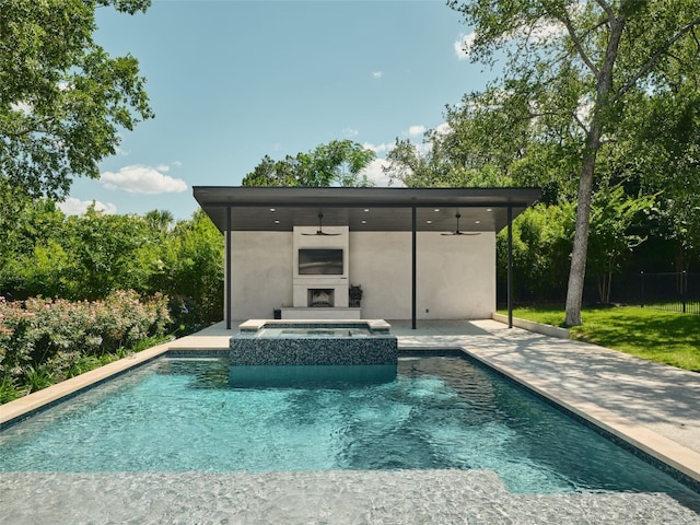 4105 Mcbrine Pl, Austin, TX 78746 - view of pool featuring ceiling fan, a patio, and a pool with connected hot tub
