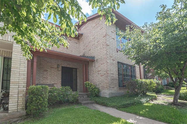 2008 Sandberg Dr, Austin, TX 78752 - view of front facade with brick siding