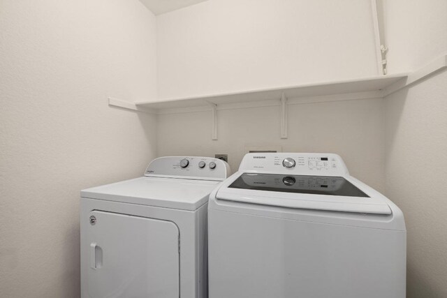 1643 Abbey Ln, Cedar Park, TX 78613 - laundry room with separate washer and dryer