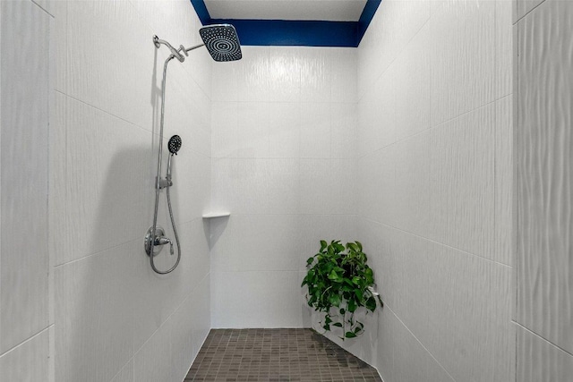 4509 Port Bari Dr, Leander, TX 78641 - bathroom with tiled shower