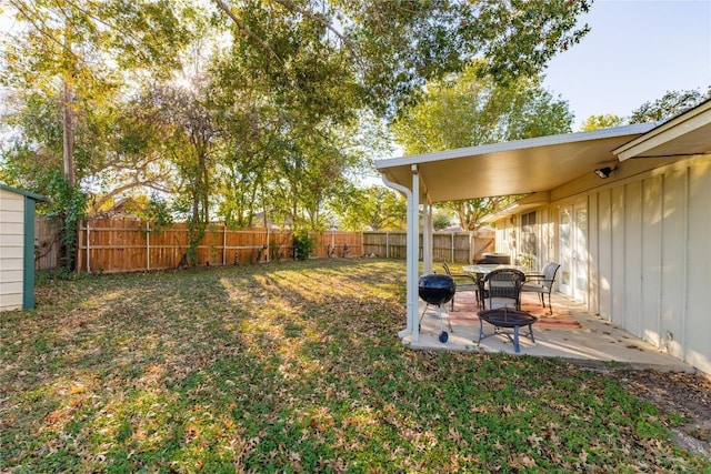 206 Woodland Trl, Belton, TX 76513 - fenced backyard with a patio