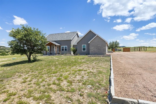 105 Mesa Grande Ct, Marble Falls, TX 78654 - view of front facade featuring board and batten siding