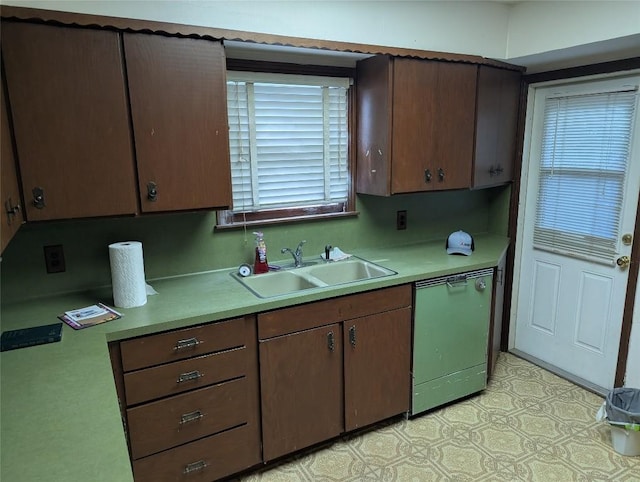 606 Scurry St, Austin, TX 78753 - kitchen with dishwasher and light countertops