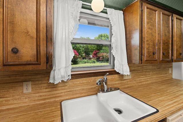 2403 N Shields Dr, Austin, TX 78727 - bathroom with a sink