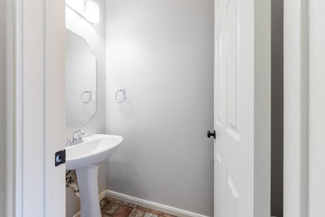 15213 Mallard Green Ln, Austin, TX 78728 - bathroom with baseboards