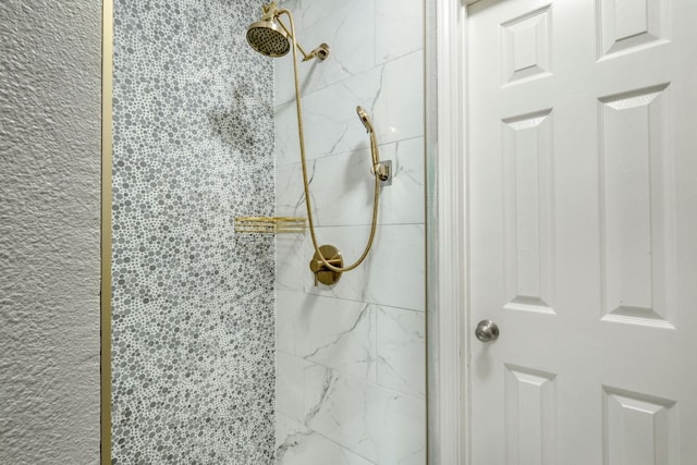 2801 Adelen Ln, Round Rock, TX 78664 - full bath with a tile shower