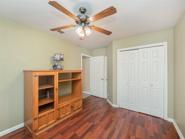 5102 Coppermead Ln, Austin, TX 78754 - bedroom featuring dark wood-style flooring, a closet, and ceiling fan