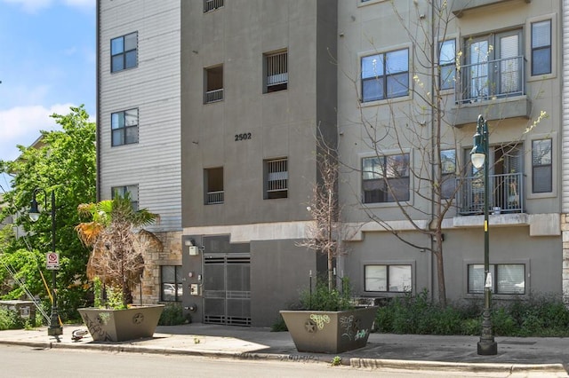 2502 Leon St Unit 102, Austin, TX 78705 - view of apartment building / complex