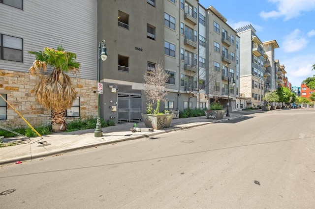 2502 Leon St Unit 102, Austin, TX 78705 - view of apartment building / complex