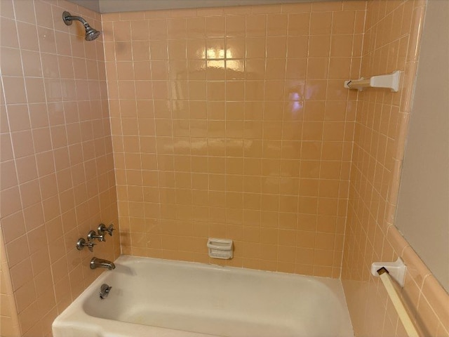 11601 Oak Trl, Austin, TX 78753 - bathroom featuring bathtub / shower combination